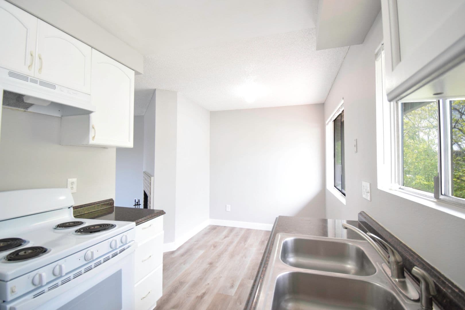 Forest Grove Apartment: 3018 19th Ave
