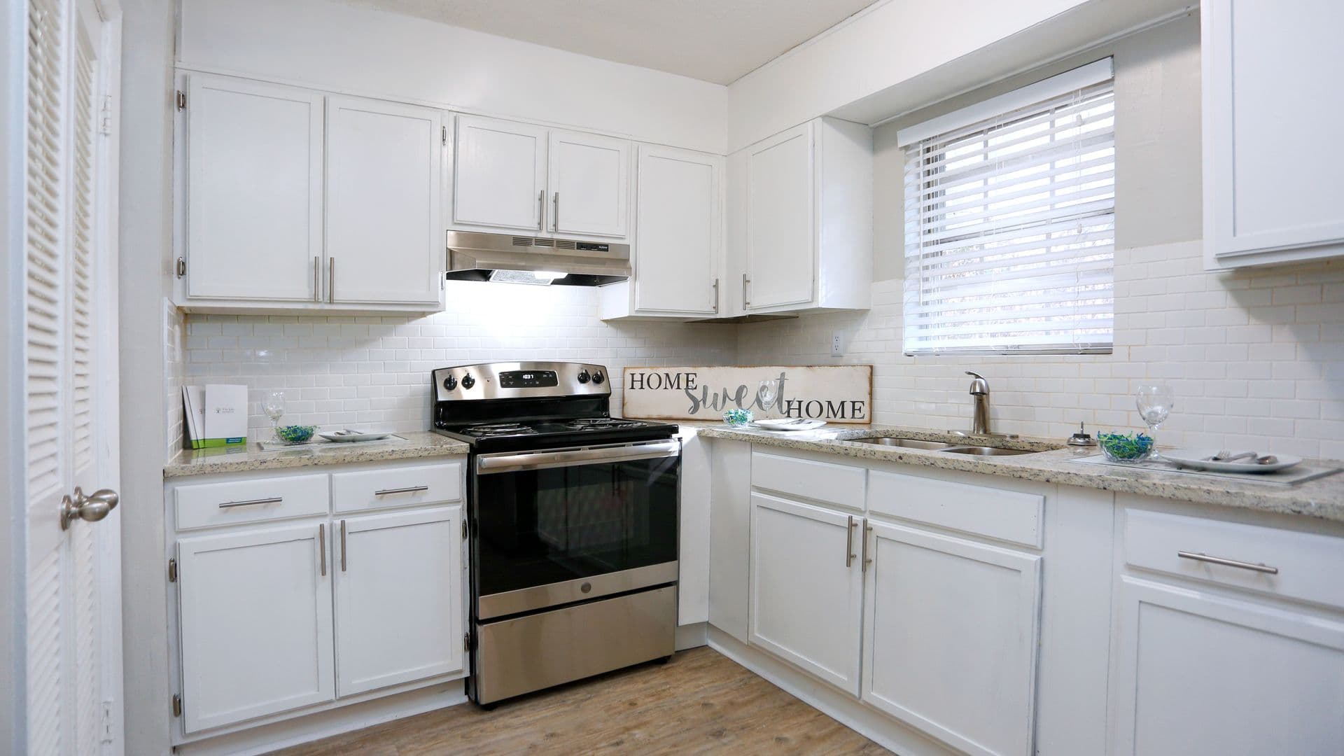 College Park Townhome: 2609 Charlestown Drive