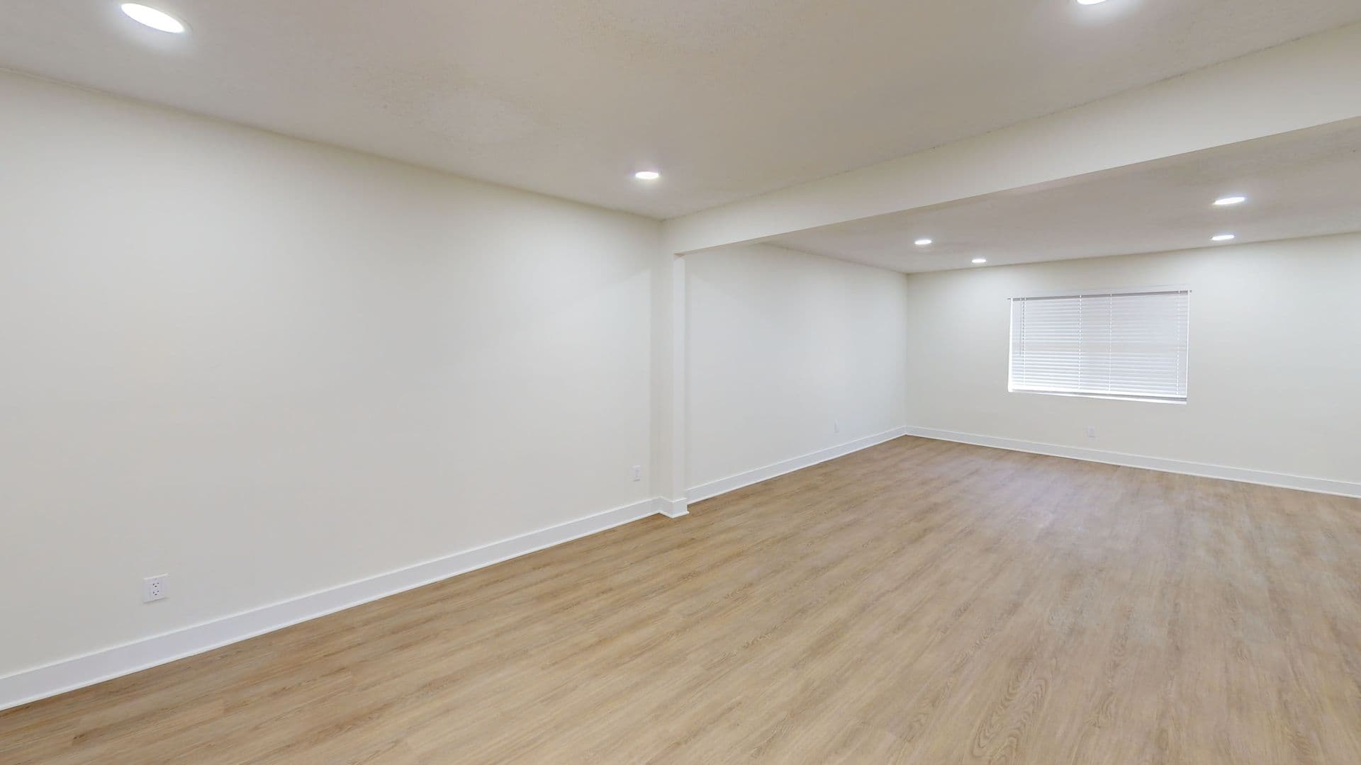 College Park Townhome: 2609 Charlestown Drive