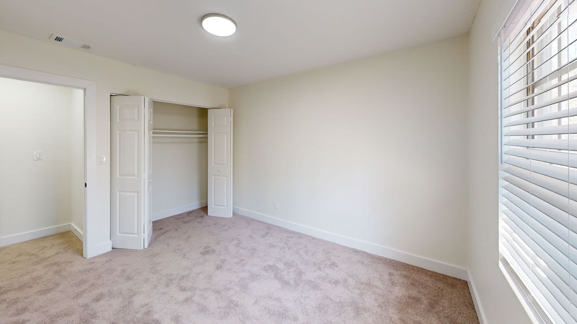 College Park Townhome: 2609 Charlestown Drive