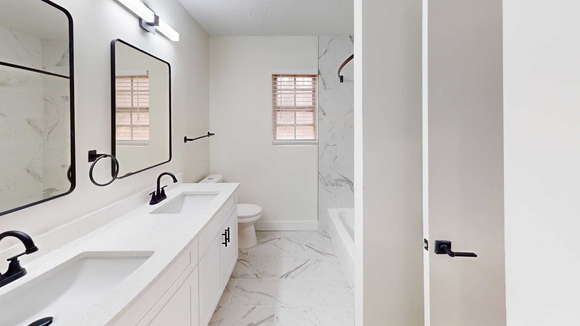 College Park Townhome: 2609 Charlestown Drive