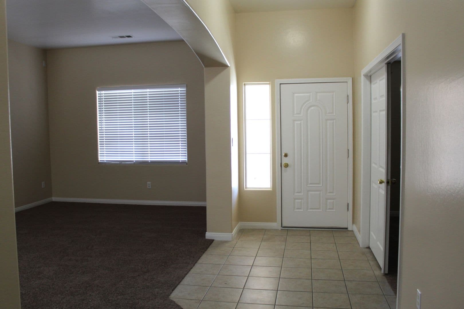 Bakersfield House: 110 Claudia Autumn Dr.