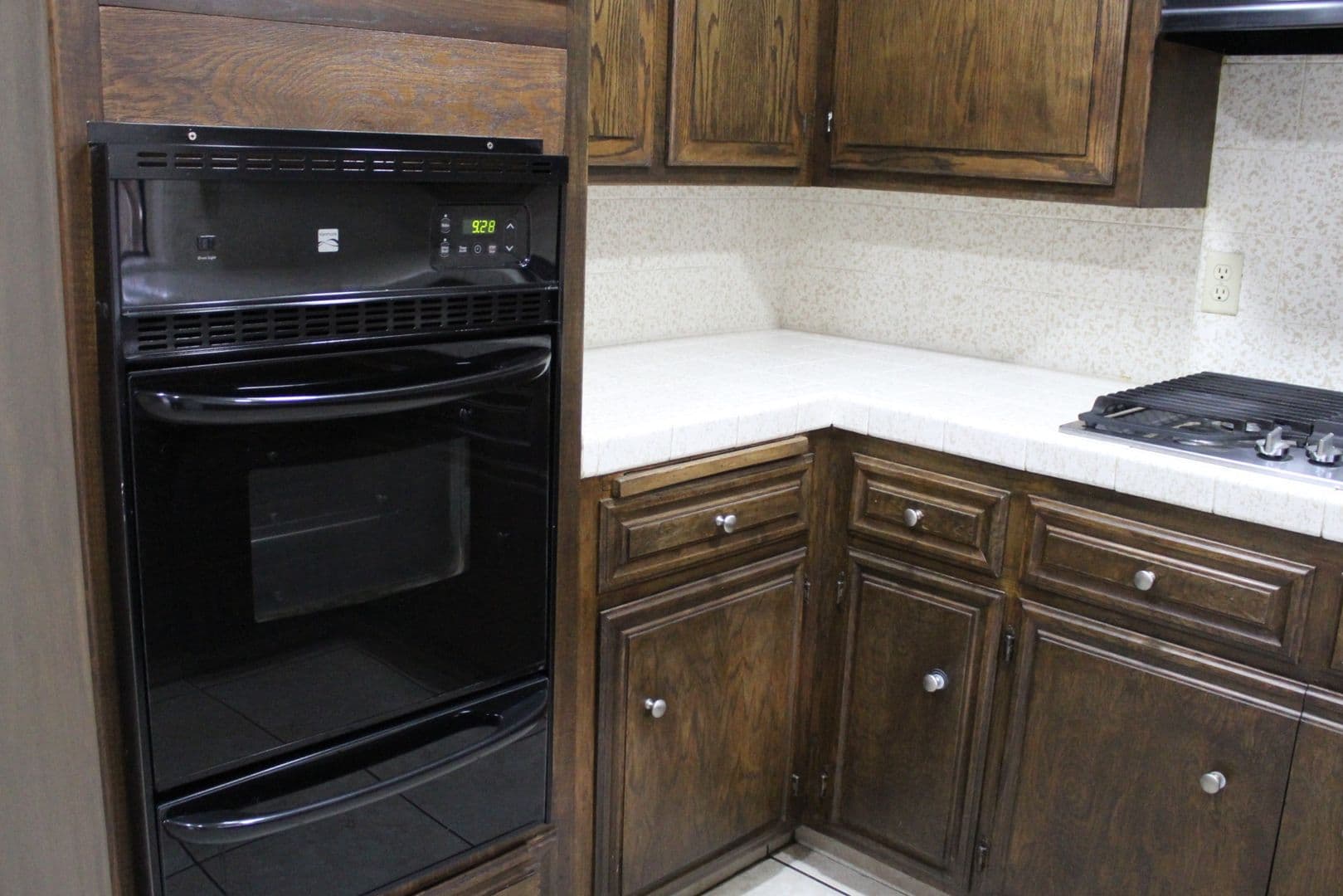 Bakersfield Apartment: 7608 Stockdale Hwy