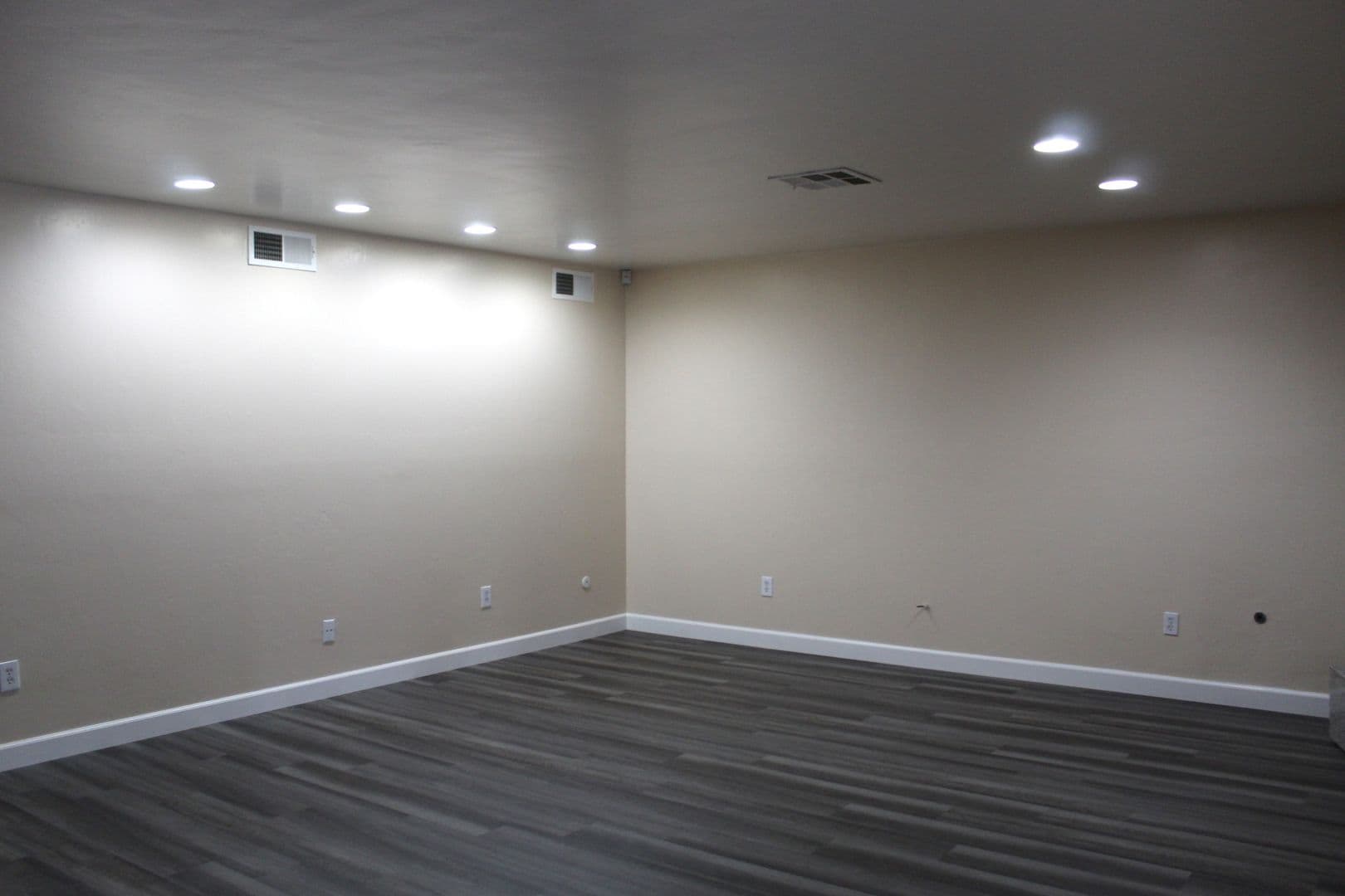 Bakersfield House: 804 Ferdinand Ct
