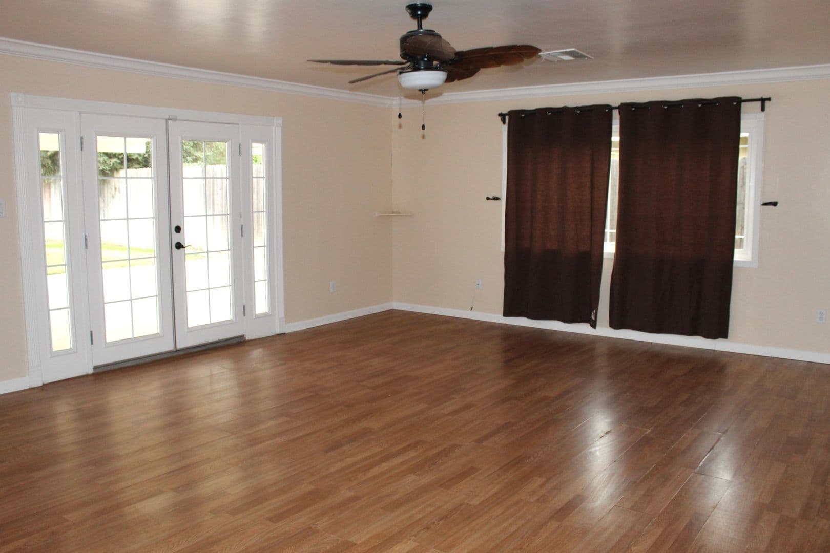 Bakersfield House: 804 Ferdinand Ct