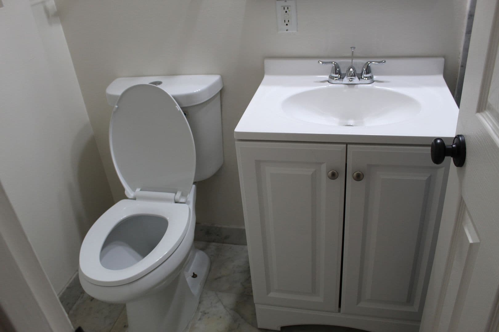 Bakersfield House: 804 Ferdinand Ct