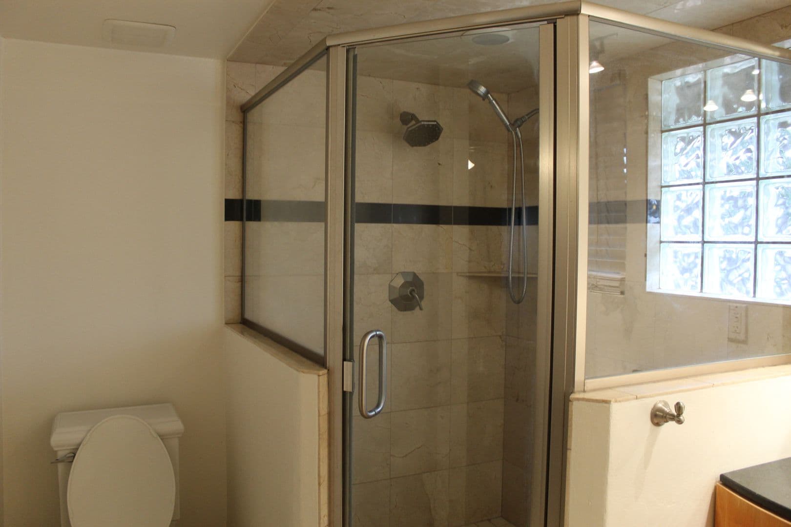 Bakersfield House: 804 Ferdinand Ct