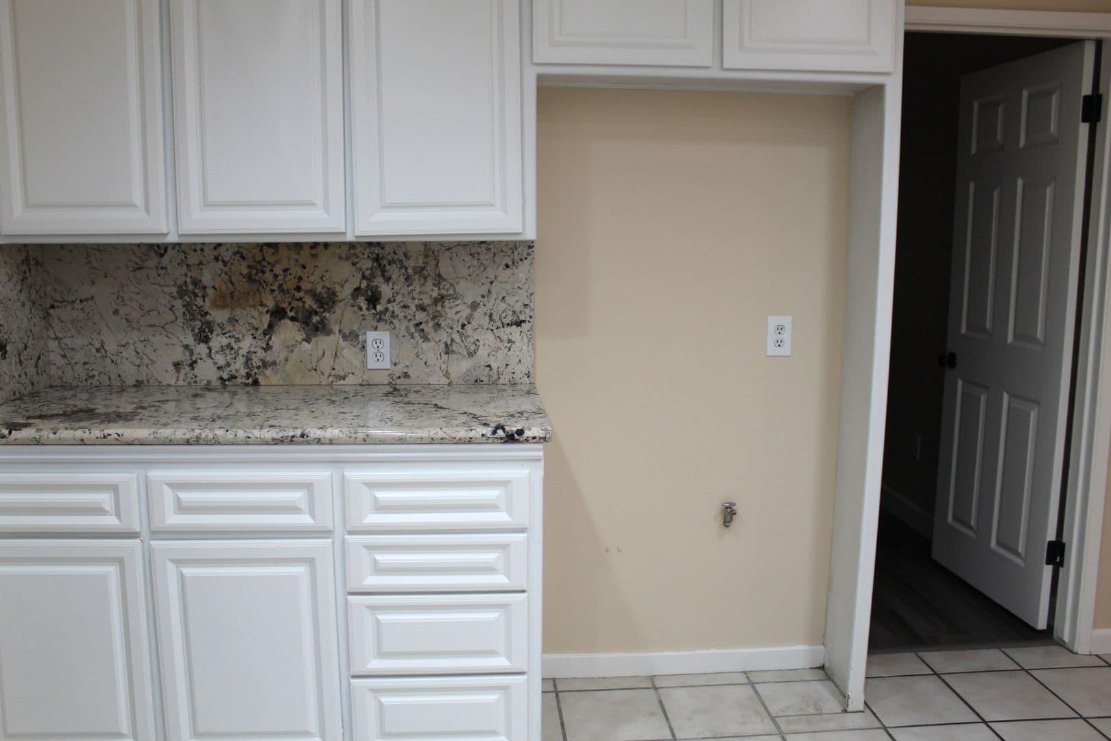 Bakersfield House: 804 Ferdinand Ct