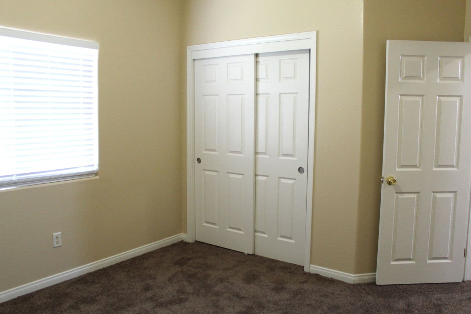 Bakersfield House: 110 Claudia Autumn Dr.