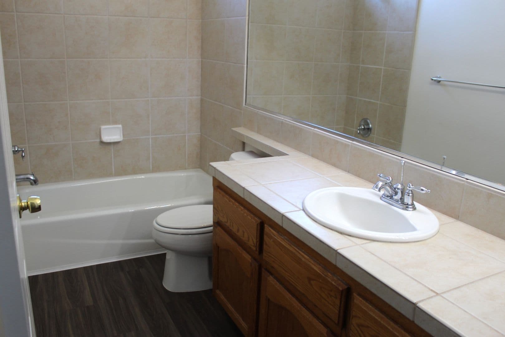 Bakersfield House: 110 Claudia Autumn Dr.
