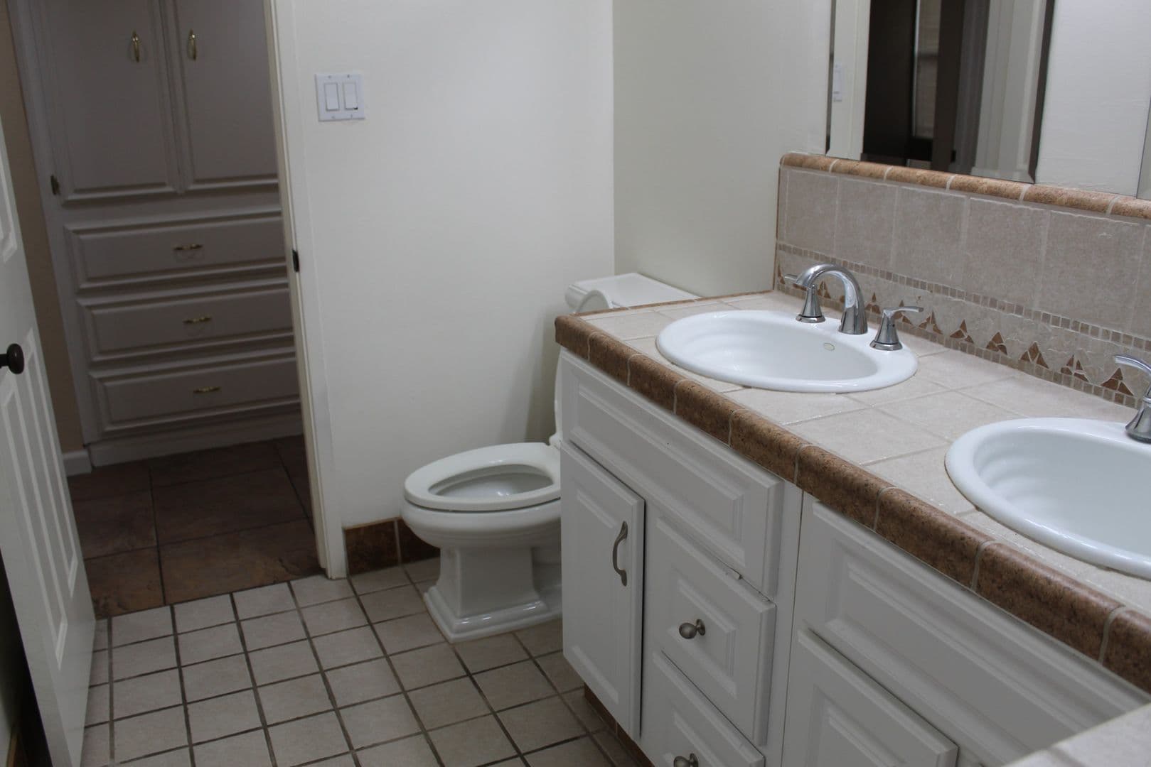 Bakersfield House: 804 Ferdinand Ct