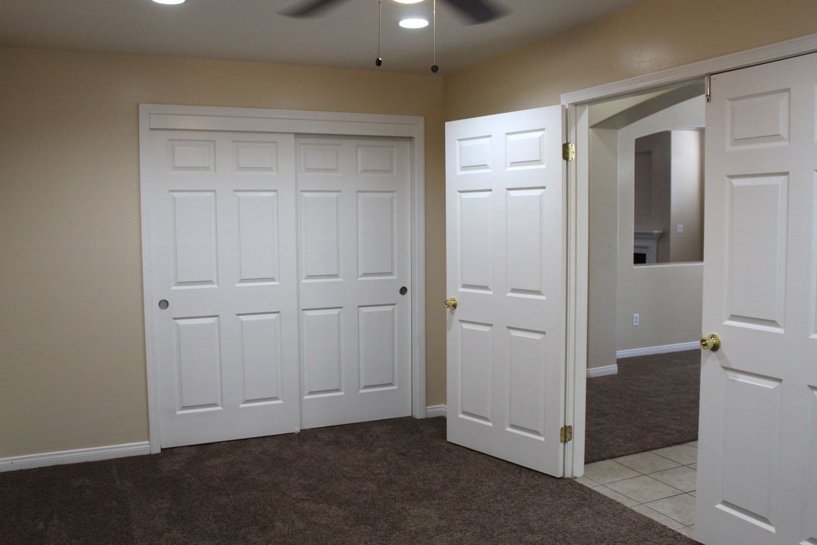 Bakersfield House: 110 Claudia Autumn Dr.