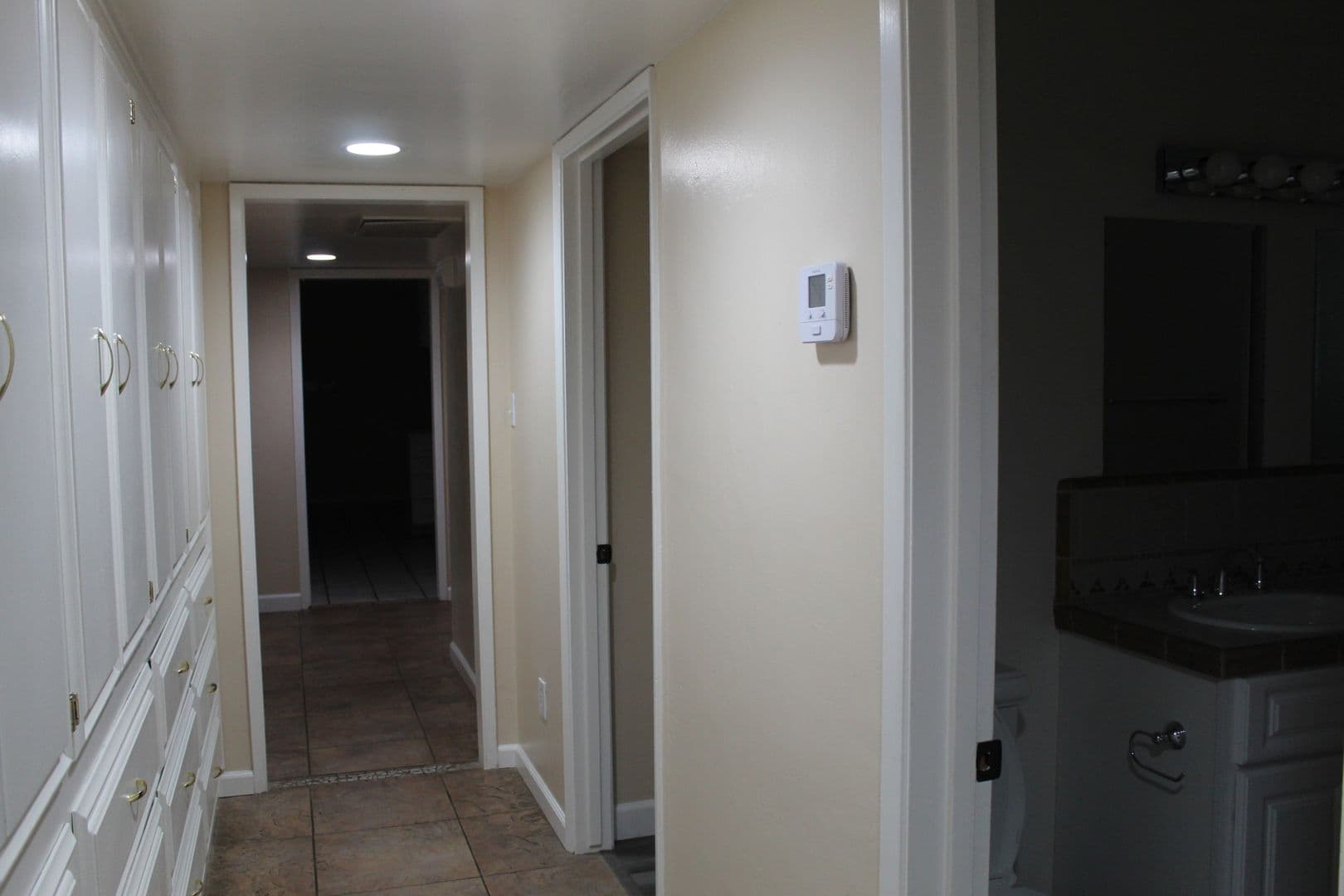 Bakersfield House: 804 Ferdinand Ct