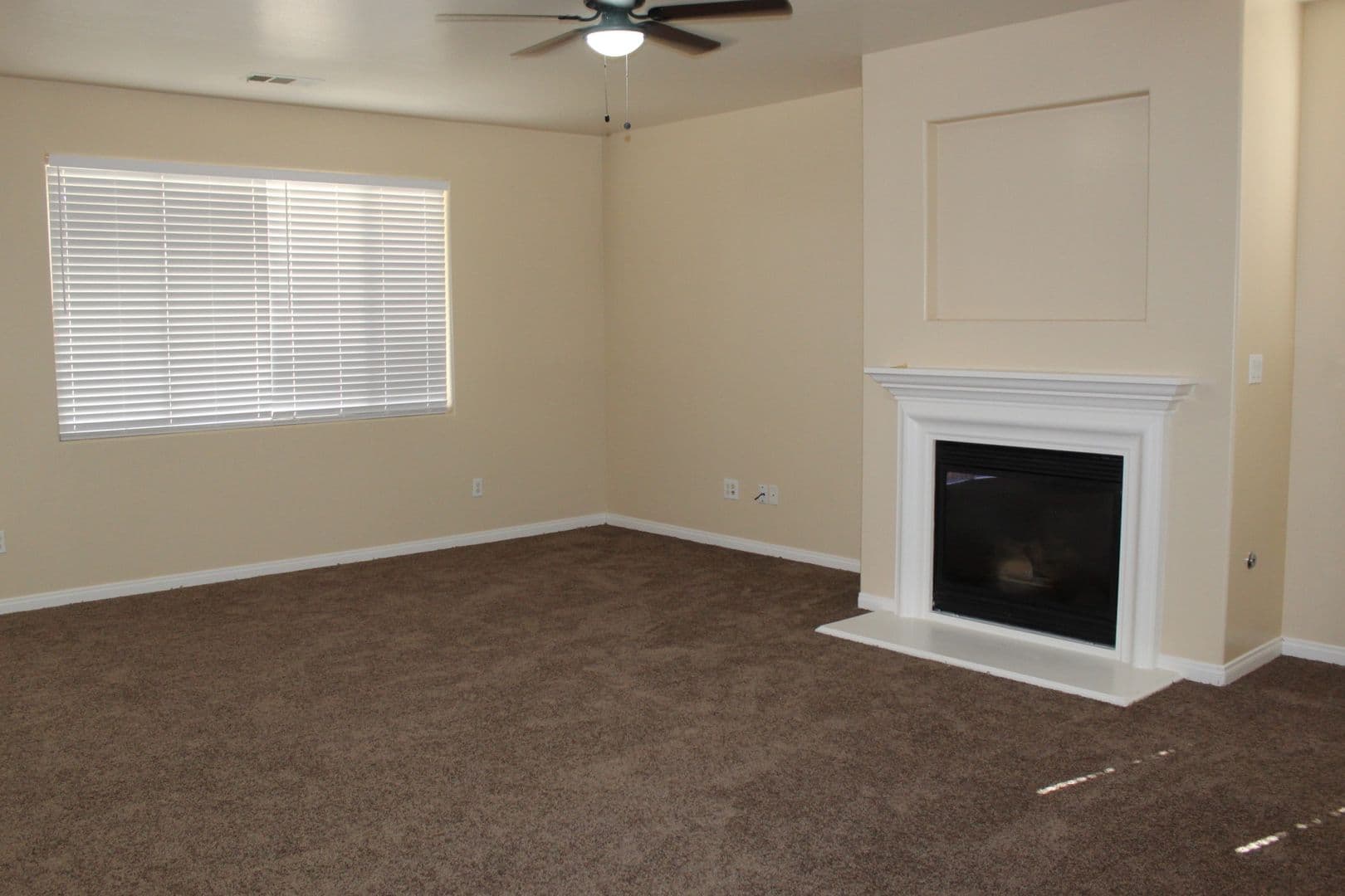 Bakersfield House: 110 Claudia Autumn Dr.