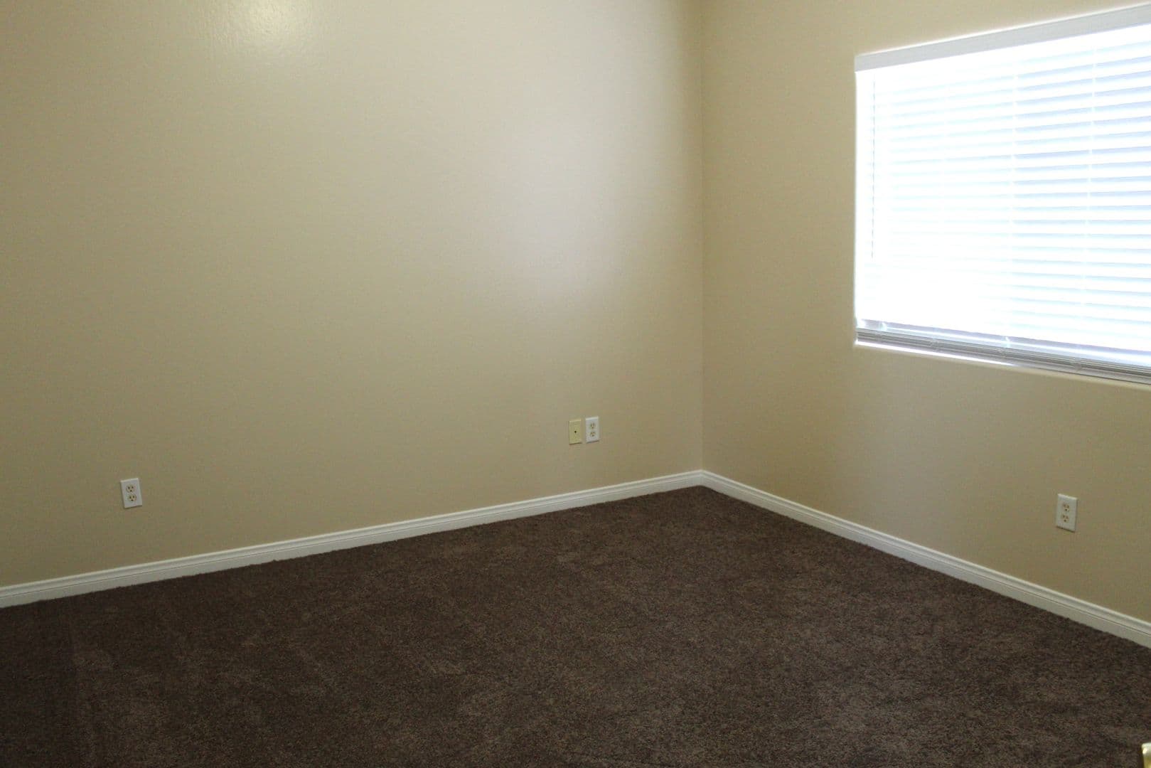 Bakersfield House: 110 Claudia Autumn Dr.