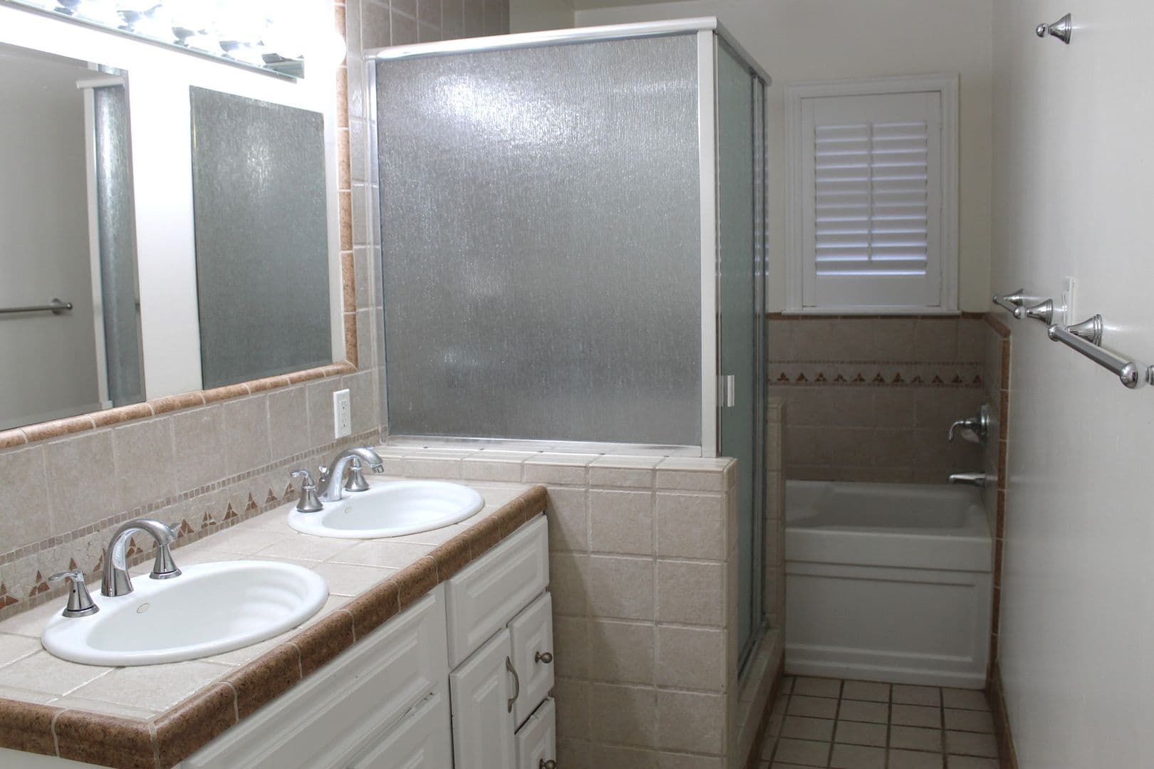 Bakersfield House: 804 Ferdinand Ct