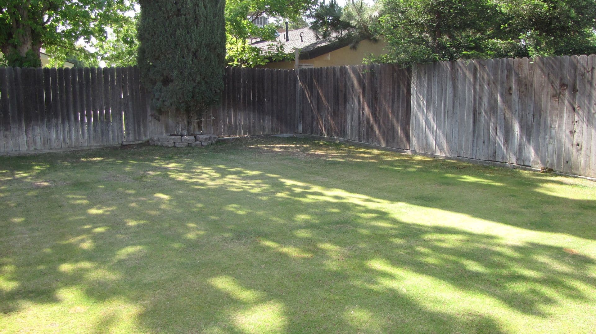 Bakersfield House: 804 Ferdinand Ct