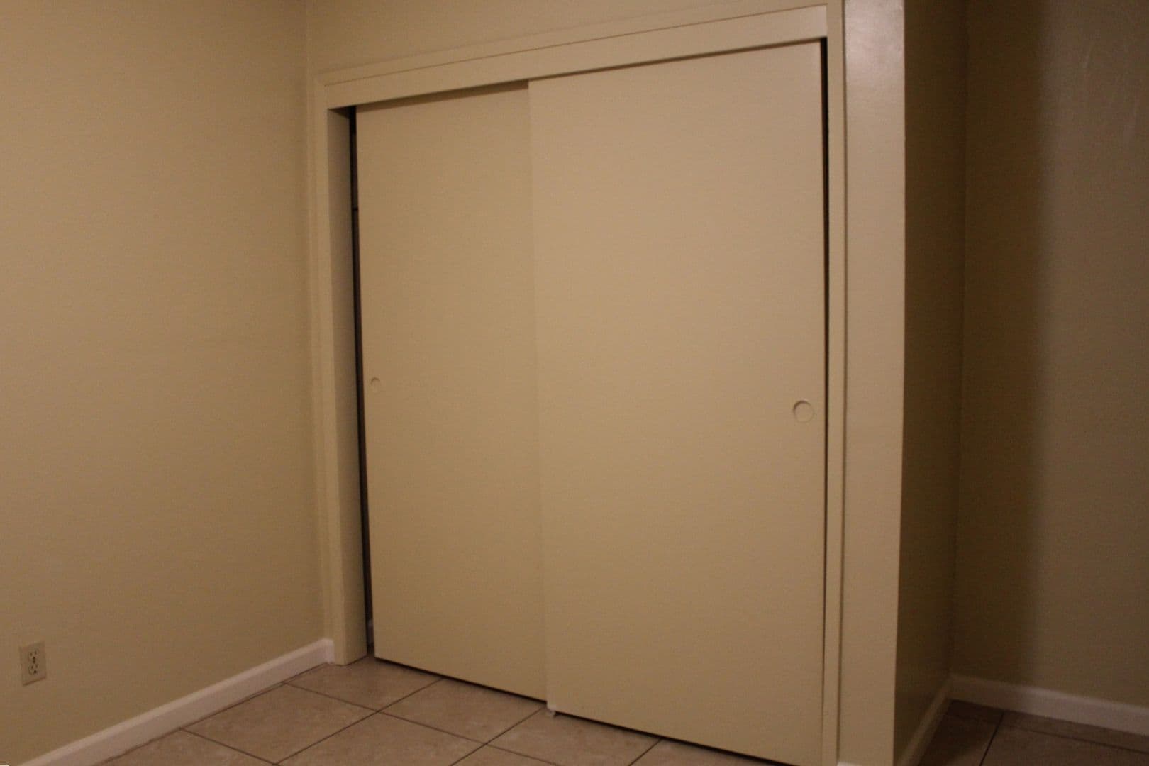 Bakersfield Apartment: 7608 Stockdale Hwy
