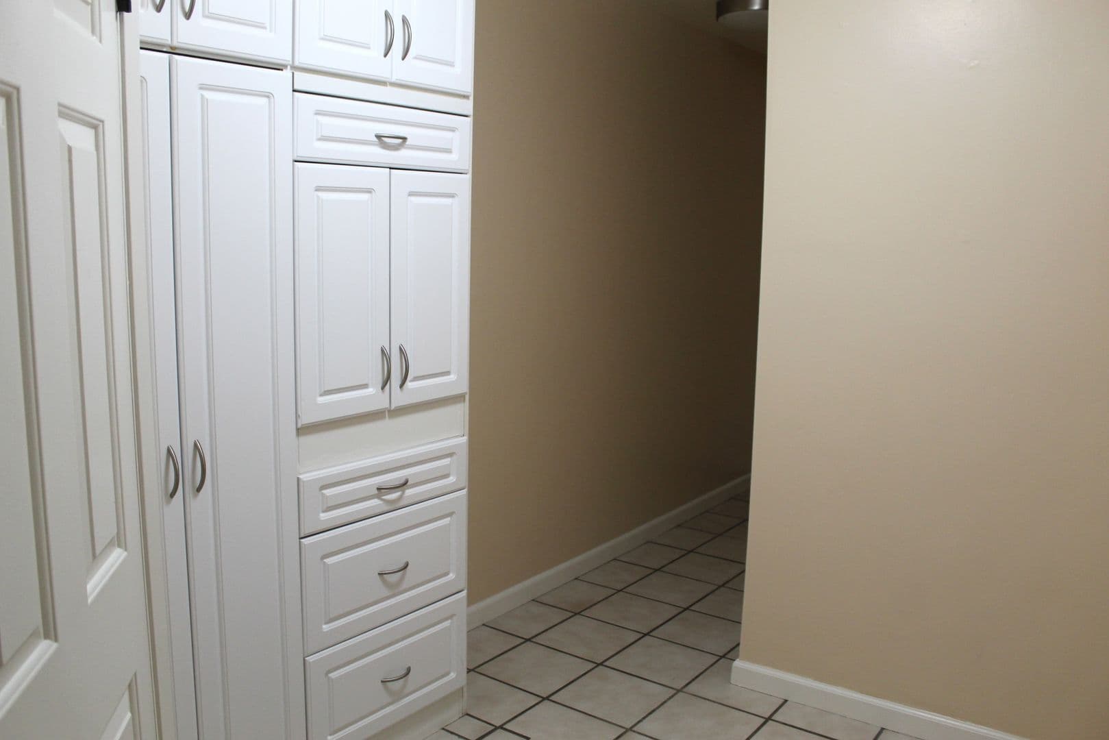 Bakersfield House: 804 Ferdinand Ct