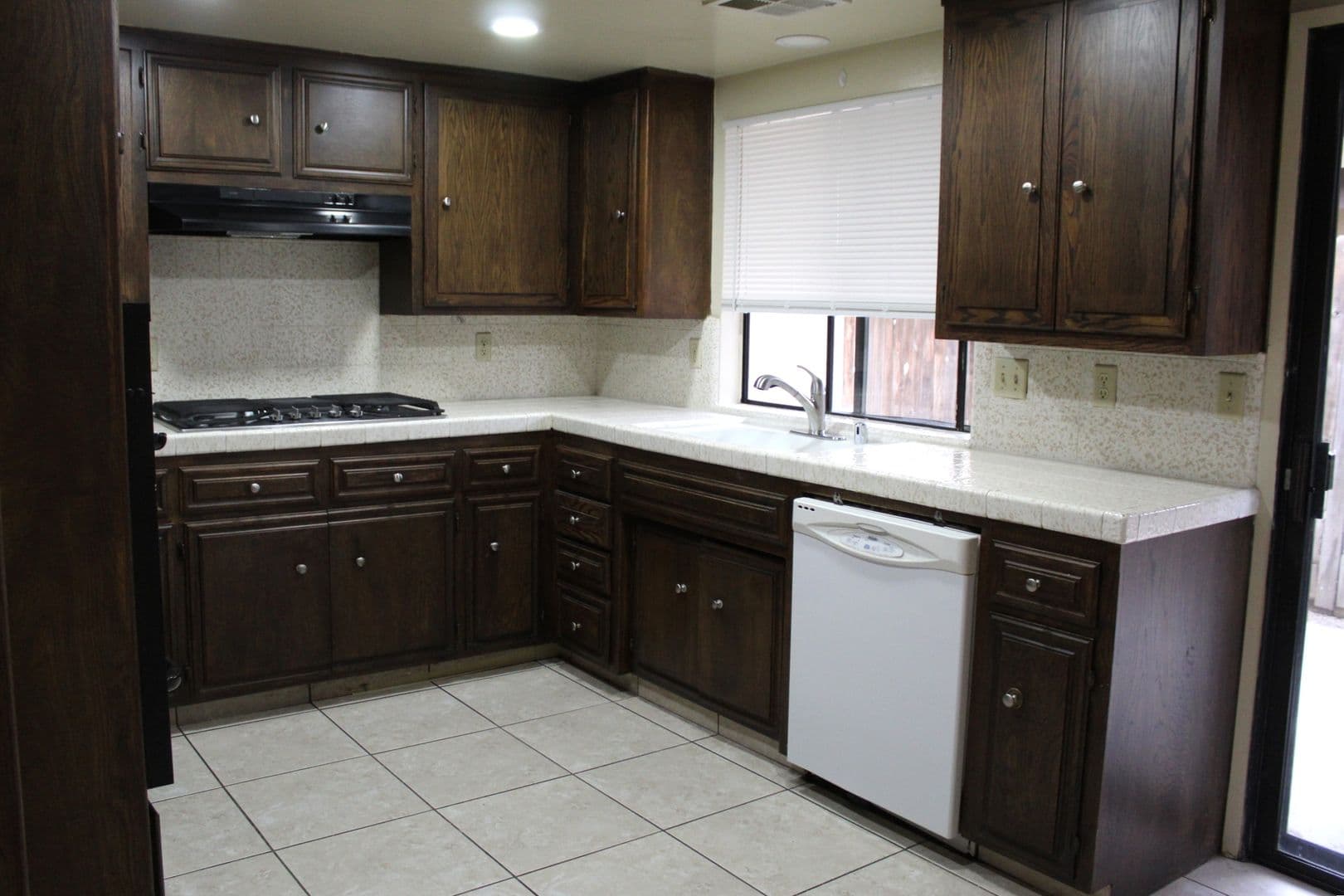 Bakersfield Apartment: 7608 Stockdale Hwy