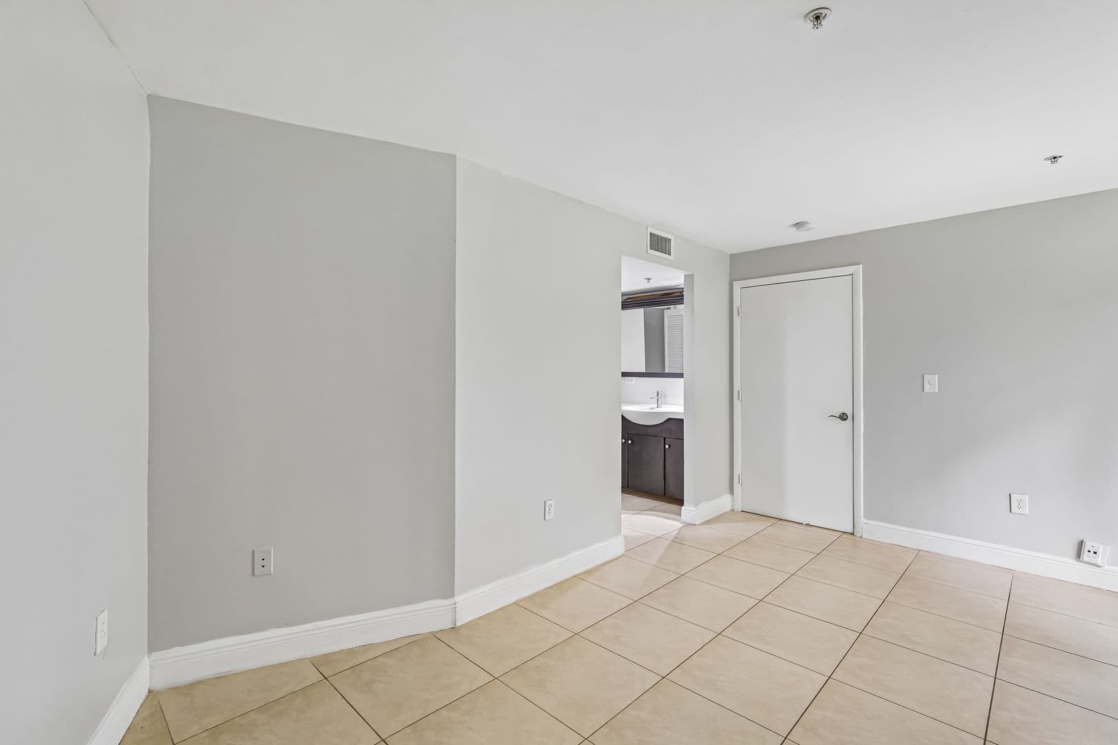 Dania Beach Apartment: 4147 Stirling Road