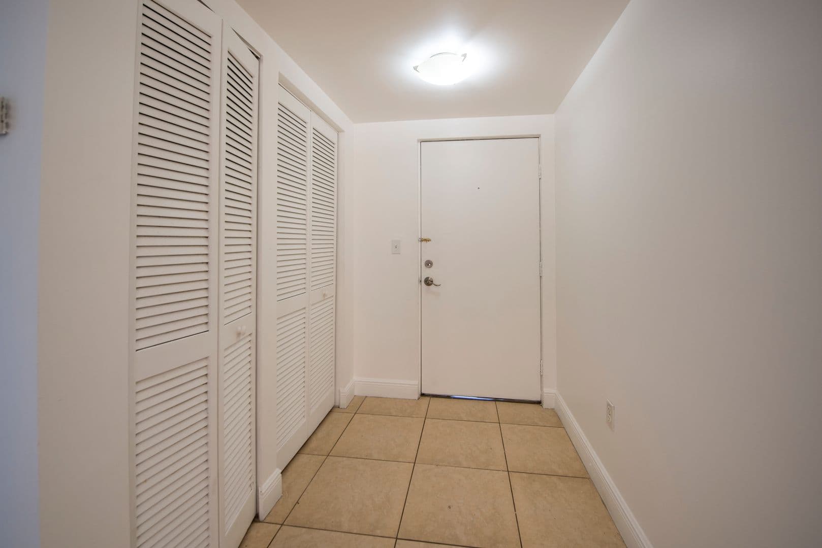 Davie Apartment: 4137 Stirling road