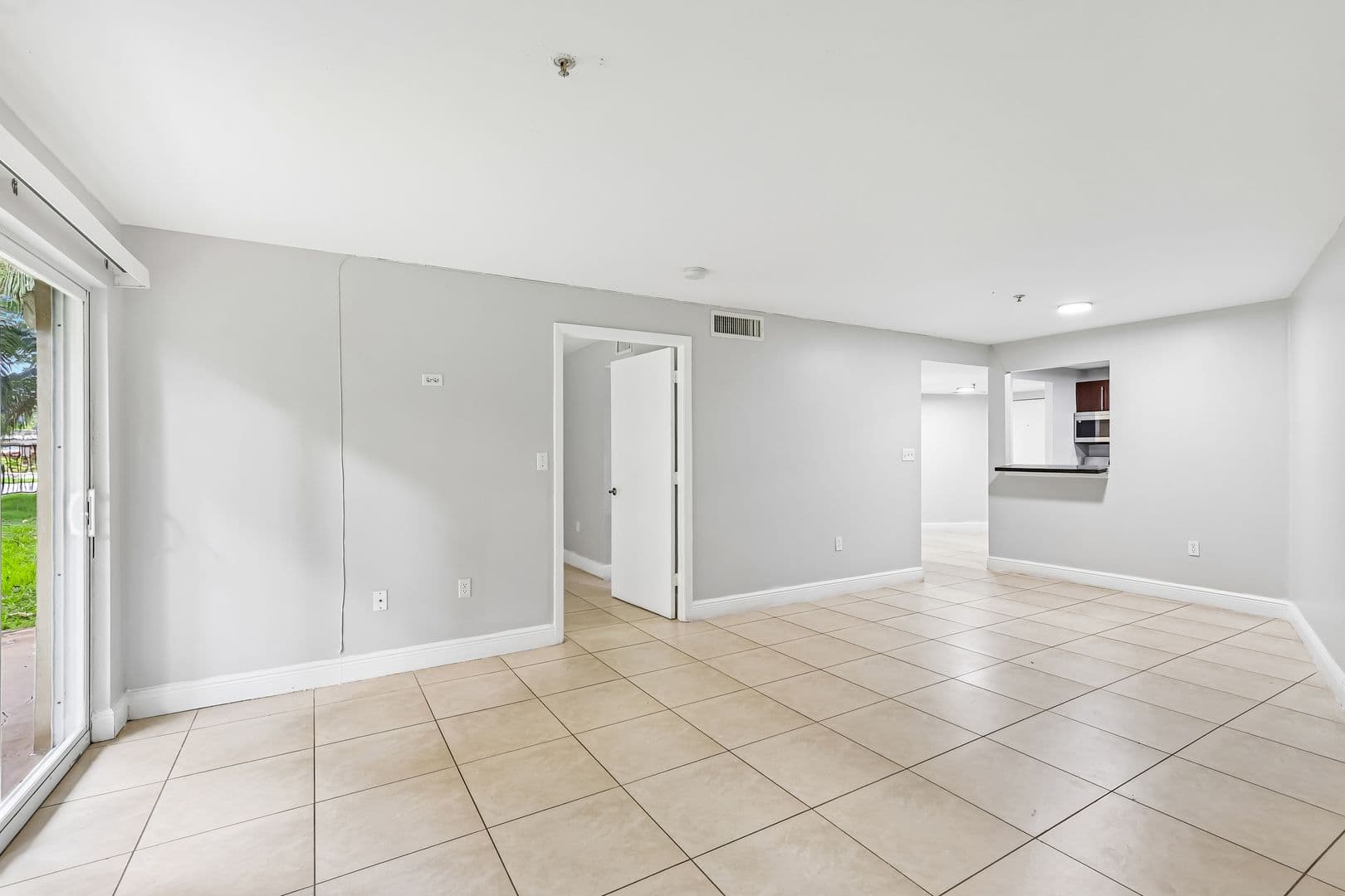 Dania Beach Apartment: 4147 Stirling Road