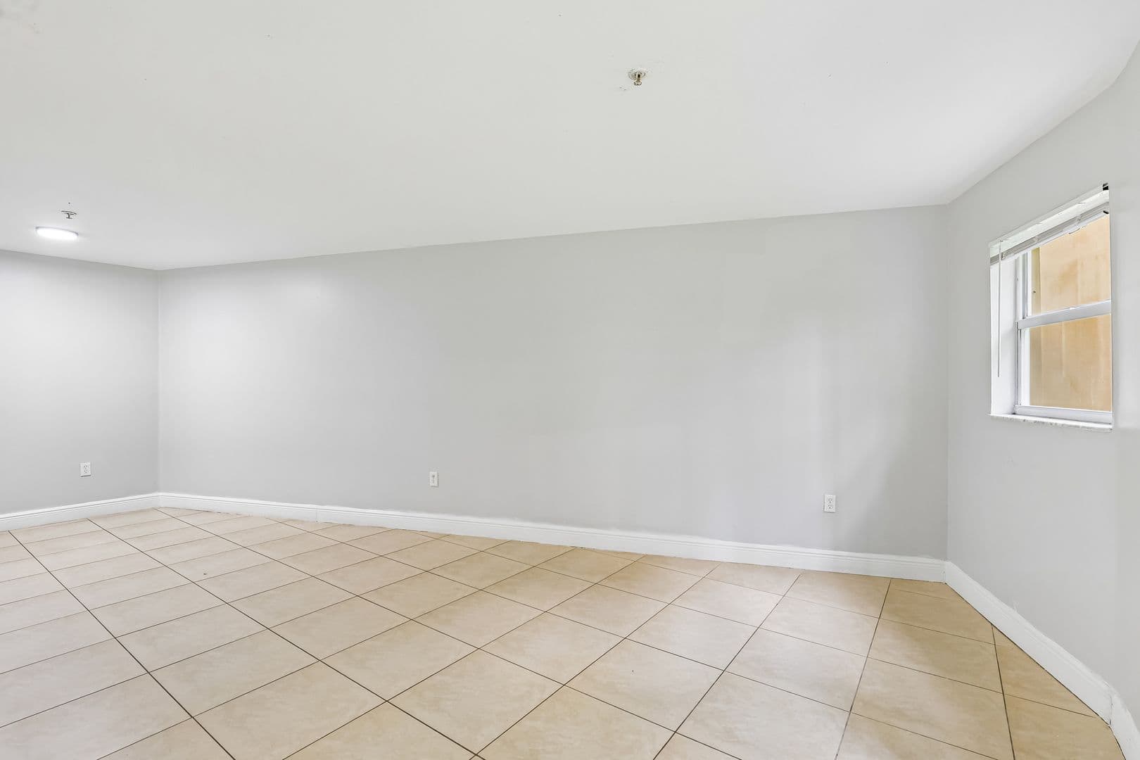 Dania Beach Apartment: 4147 Stirling Road