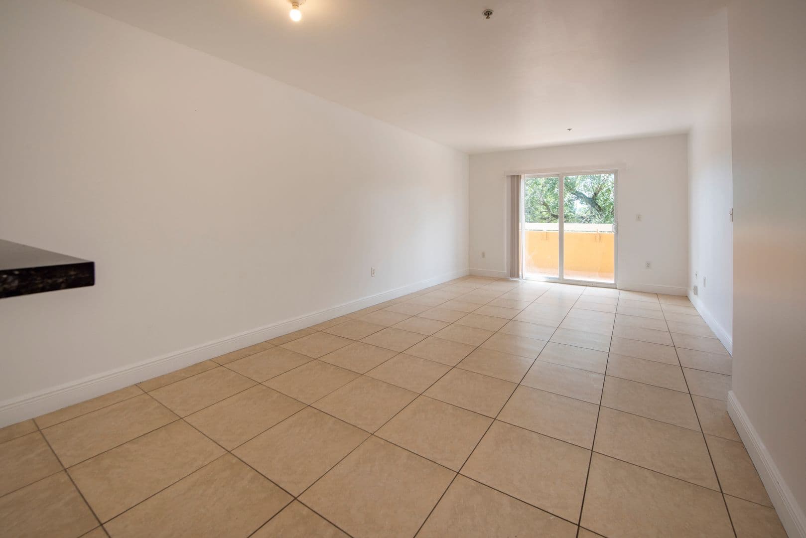 Davie Apartment: 4137 Stirling road