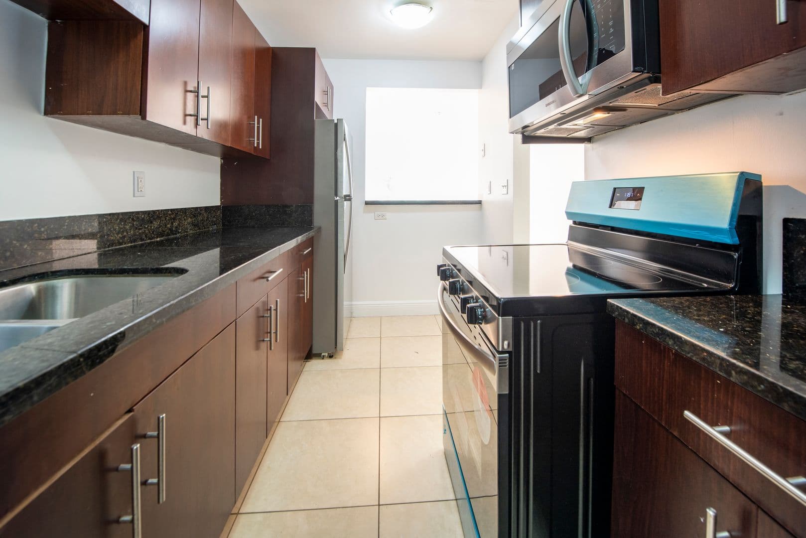 Dania Beach Apartment: 4147 Stirling Road
