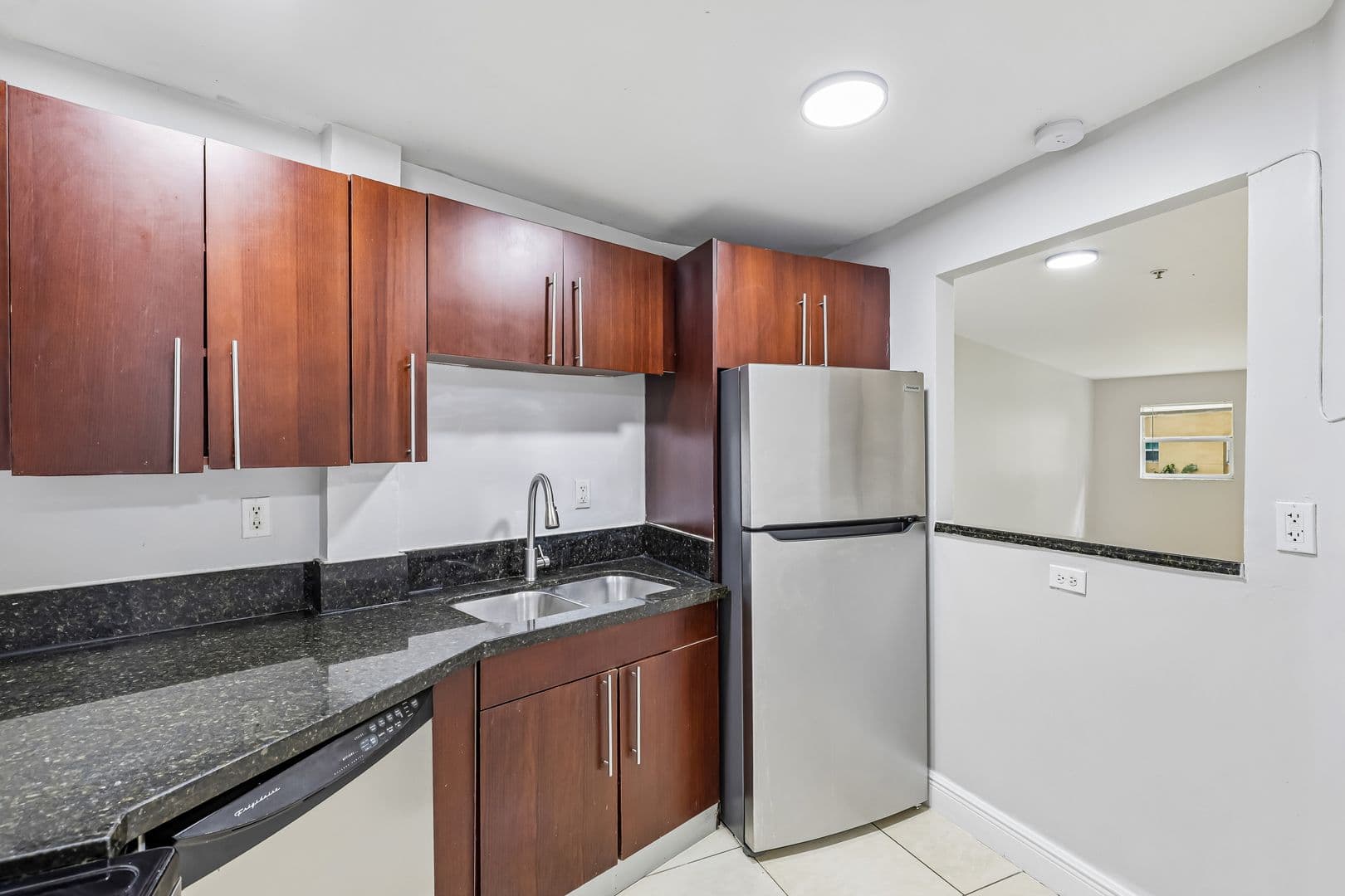 Dania Beach Apartment: 4147 Stirling Road