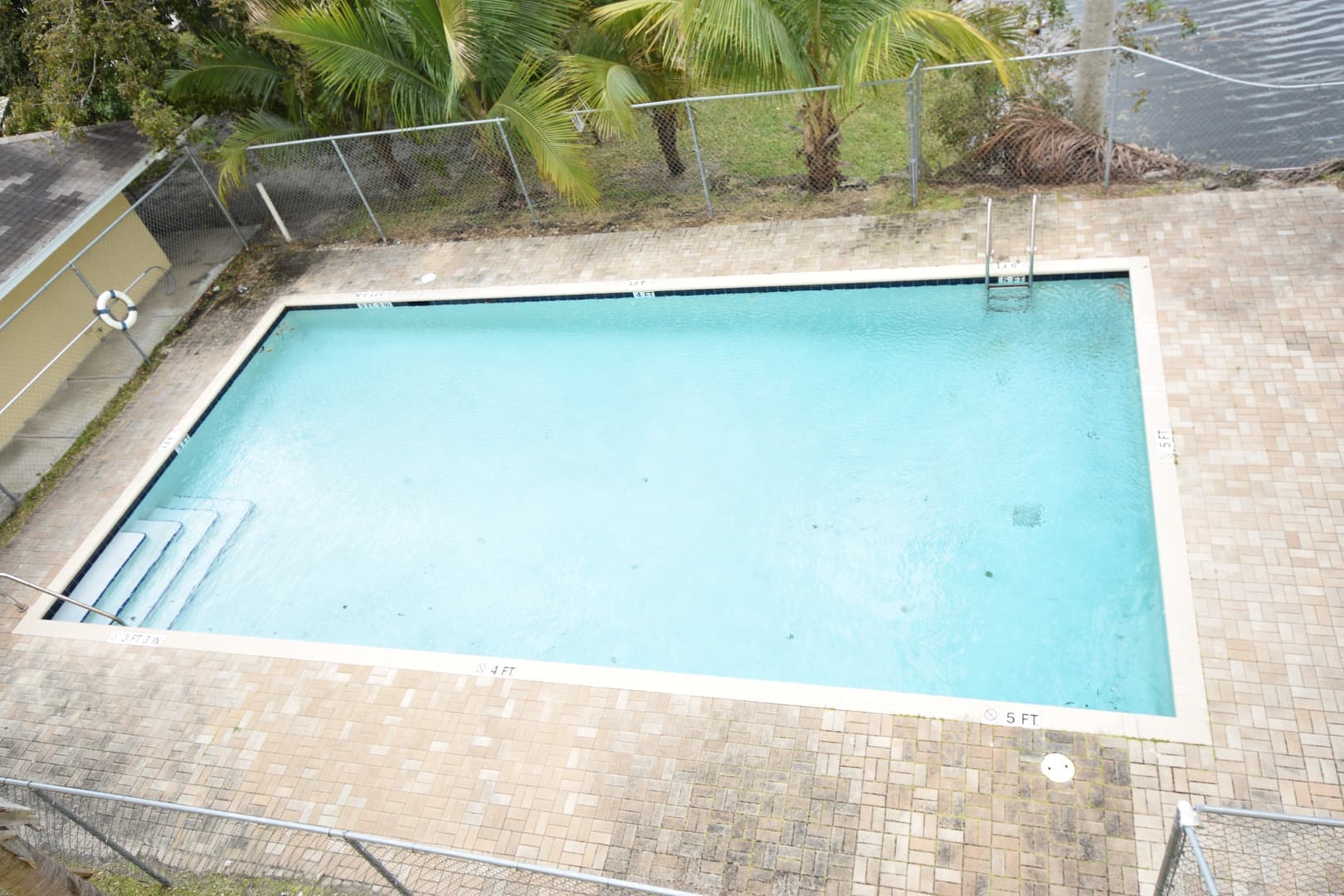 Davie Apartment: 4137 Stirling road