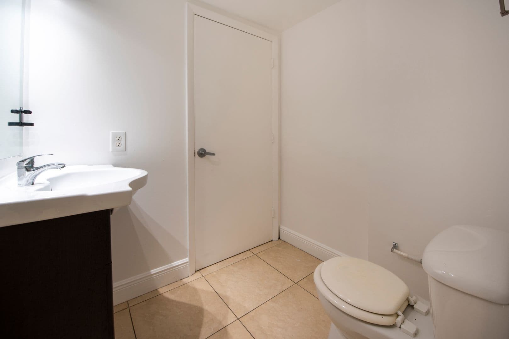 Dania Beach Apartment: 4147 Stirling Road