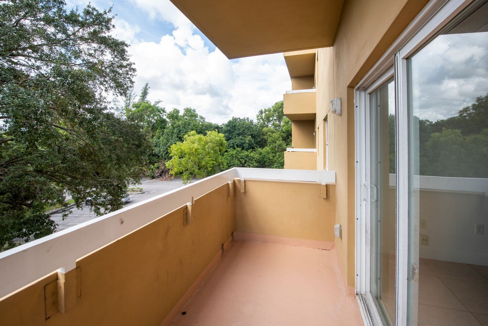 Dania Beach Apartment: 4147 Stirling Road