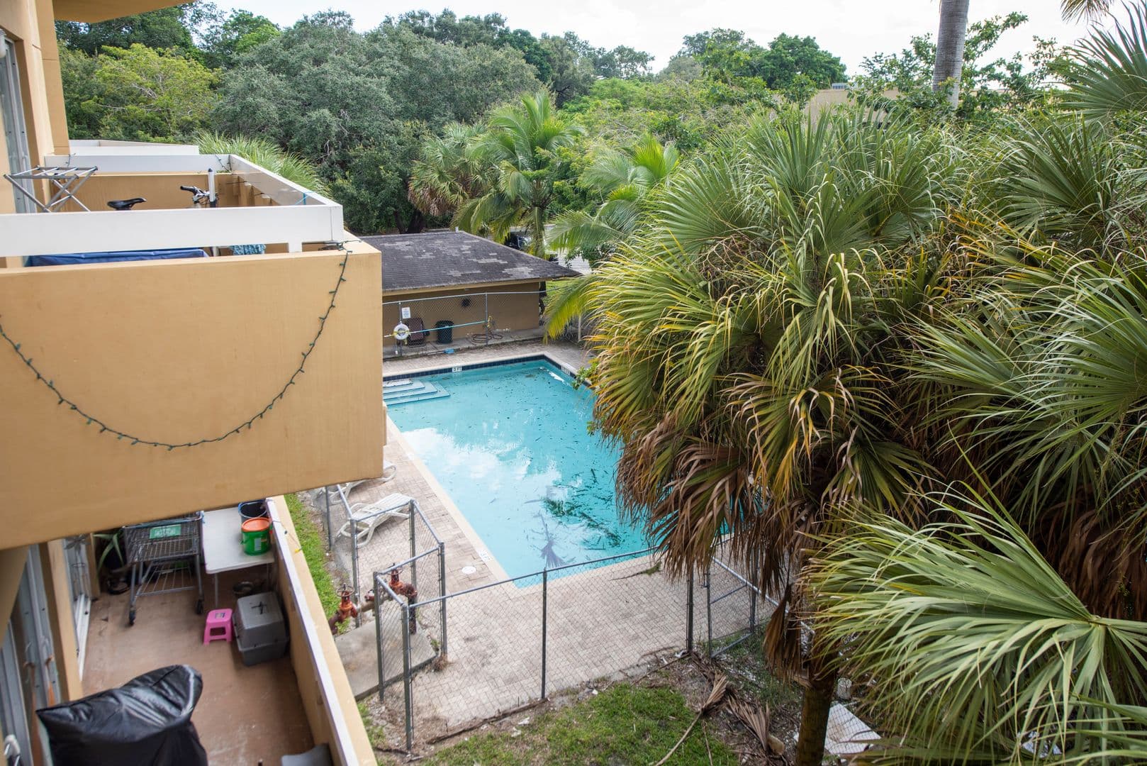 Davie Apartment: 4137 Stirling road