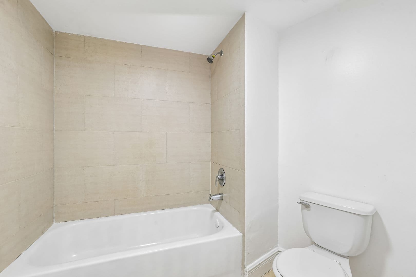 Dania Beach Apartment: 4147 Stirling Road