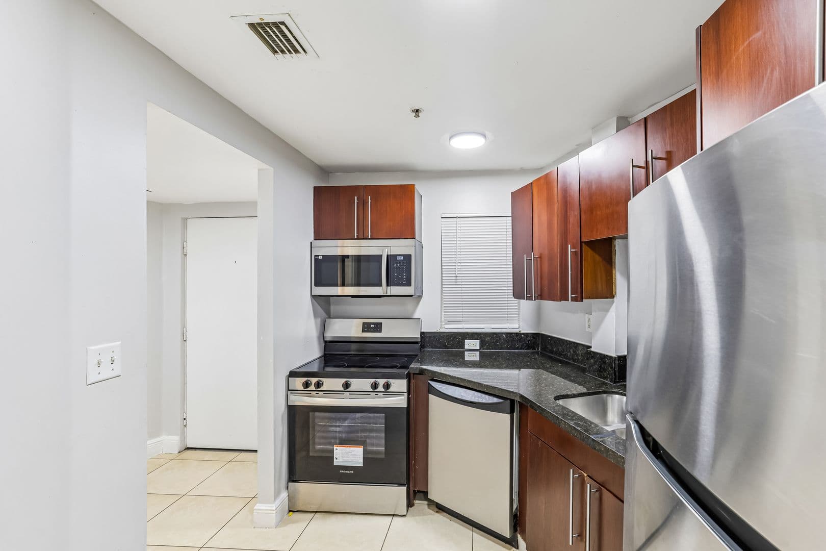 Dania Beach Apartment: 4147 Stirling Road