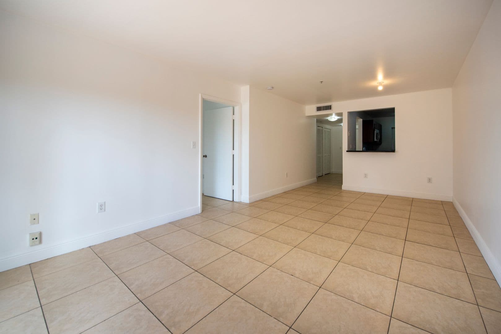 Davie Apartment: 4137 Stirling road