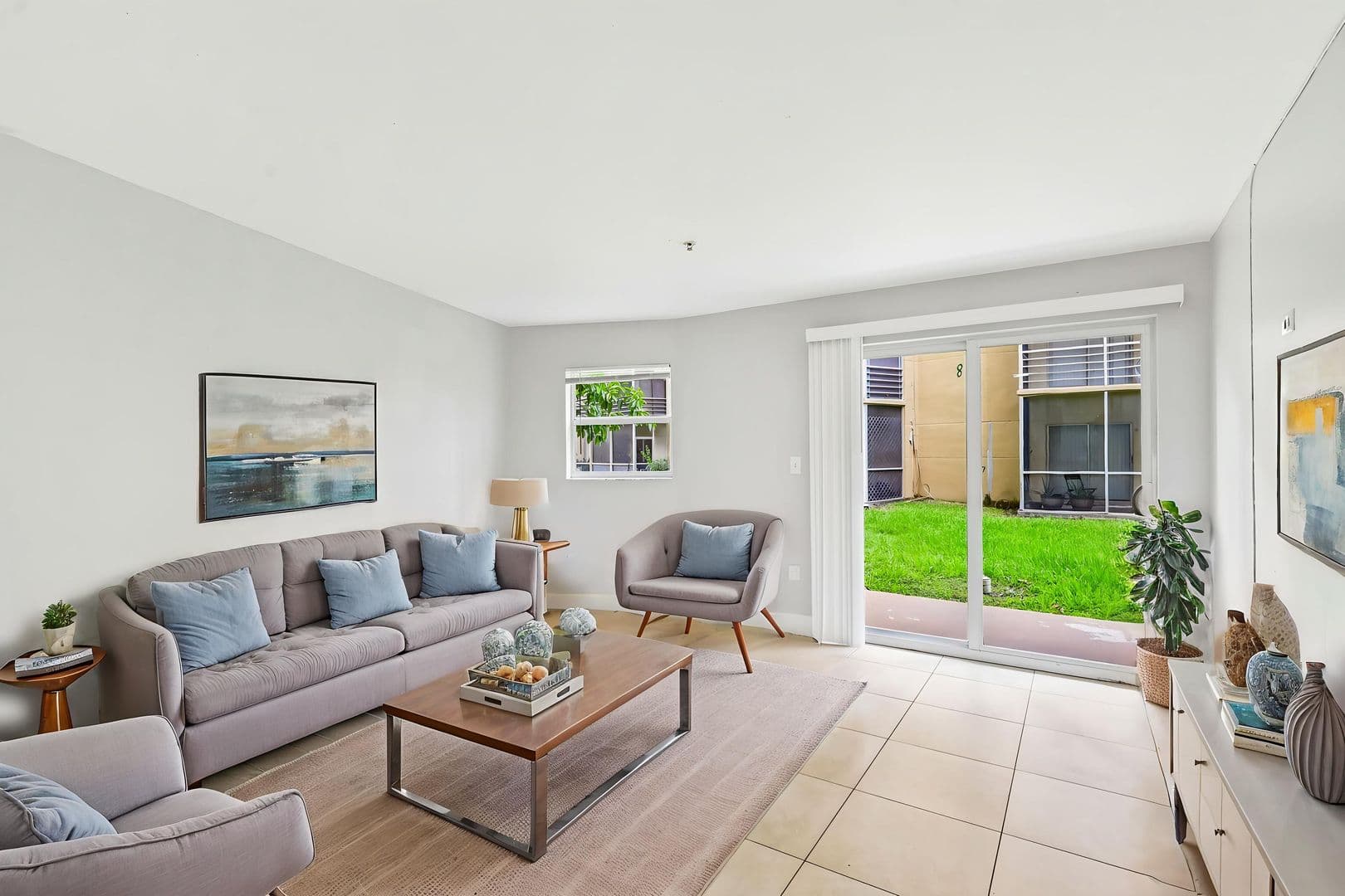 Dania Beach Apartment: 4147 Stirling Road