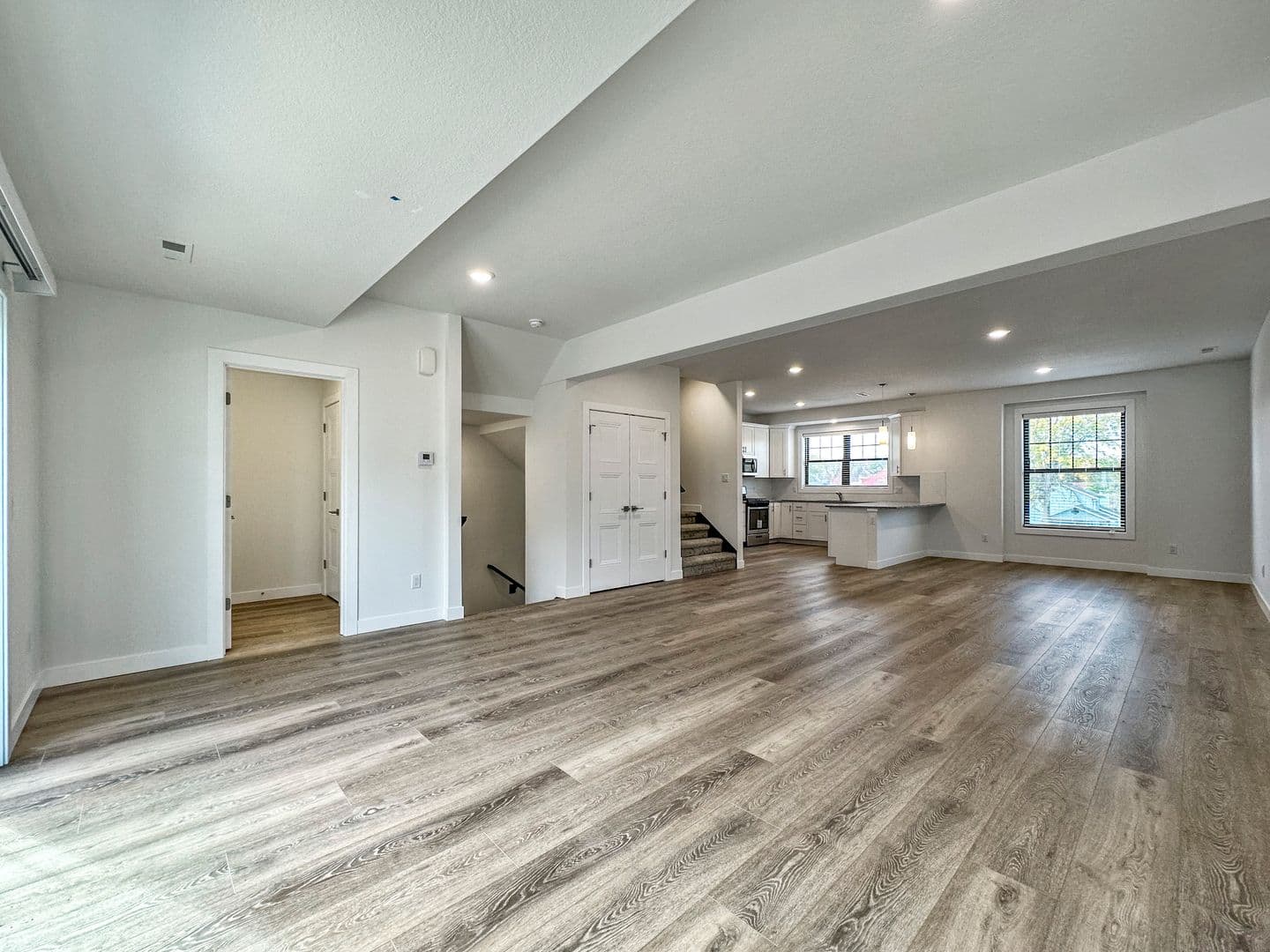 Davenport Apartment: Lakeview Pkwy - Ravenwood Ln
