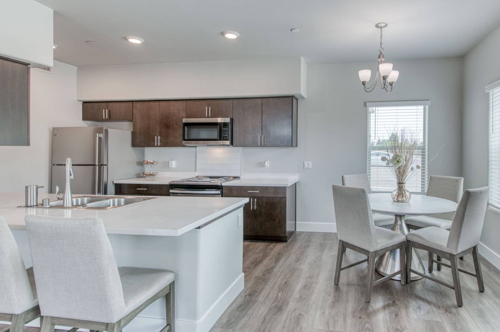 Clovis Apartment: 382 North McKelvy Avenue