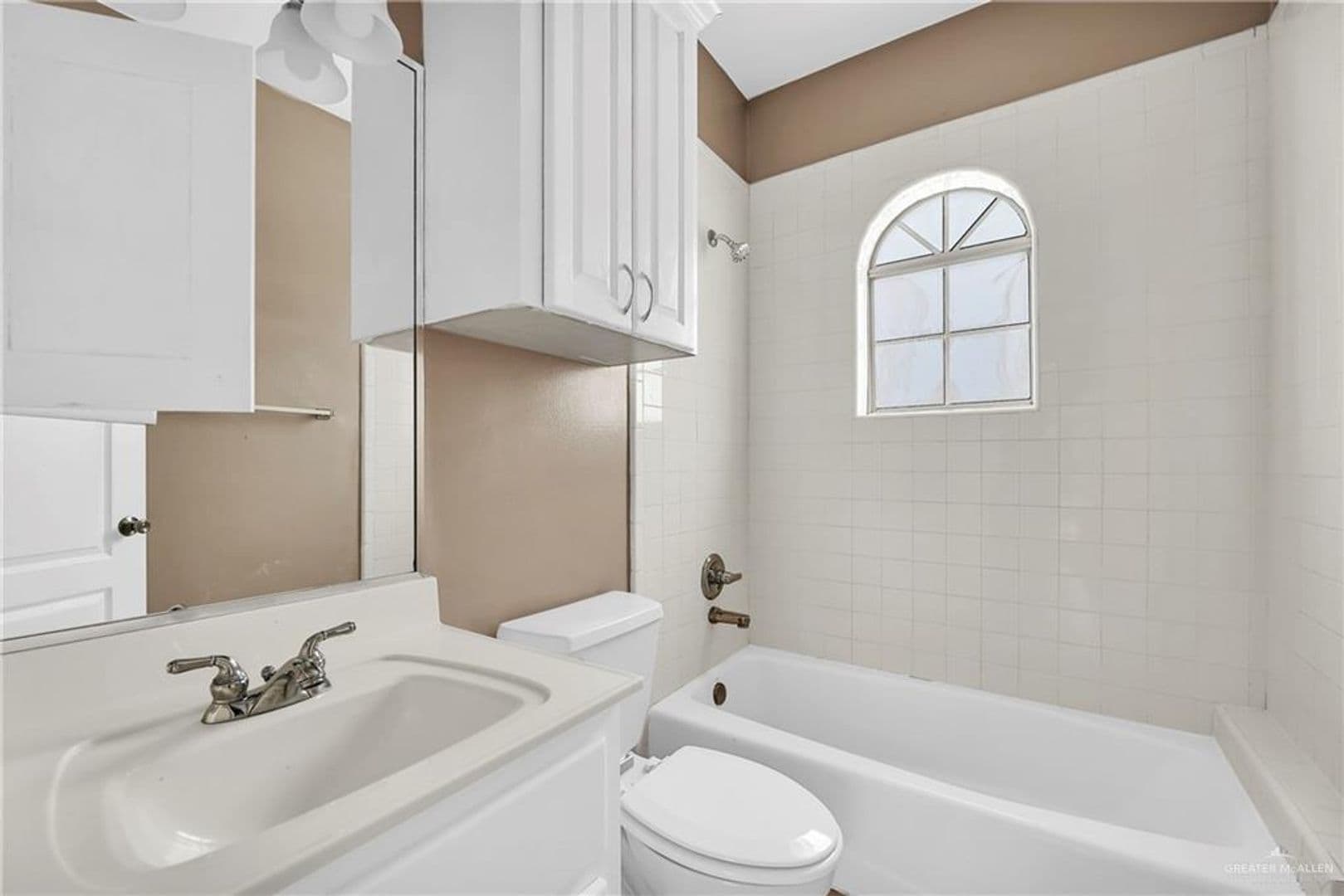 Edinburg Apartment: 2102 Kimberly Ln