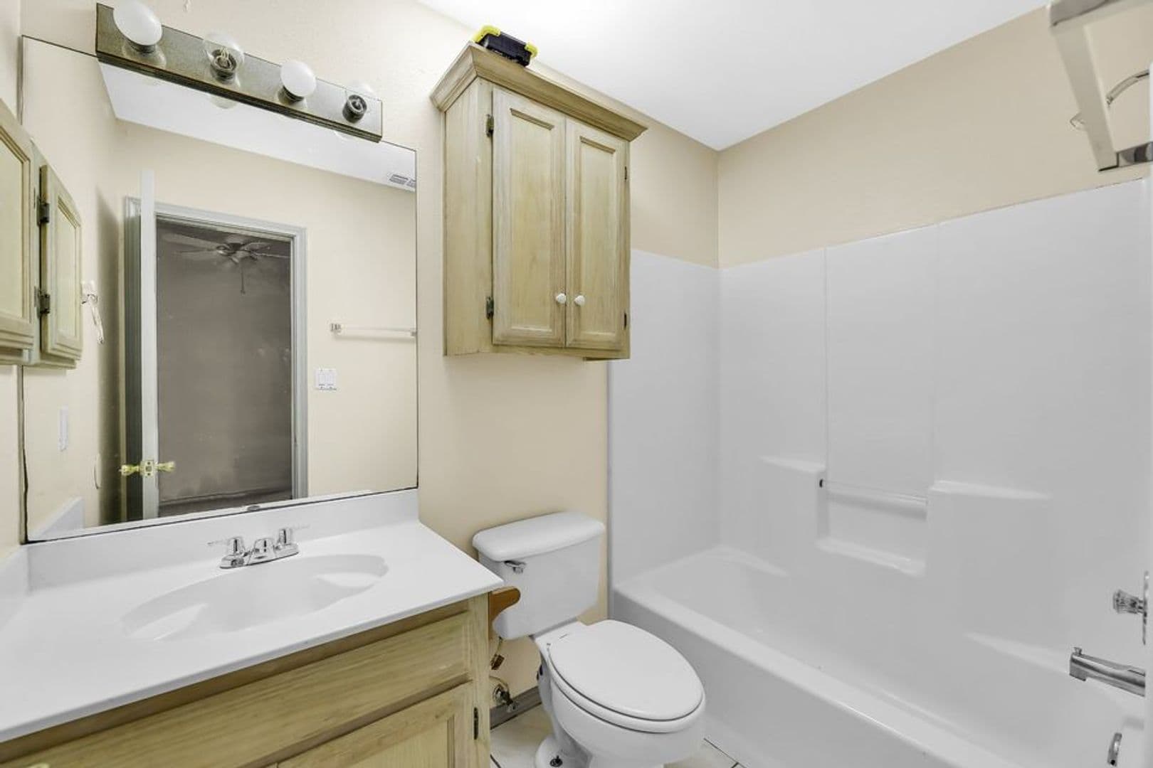 McAllen Apartment: 610 N Broadway St