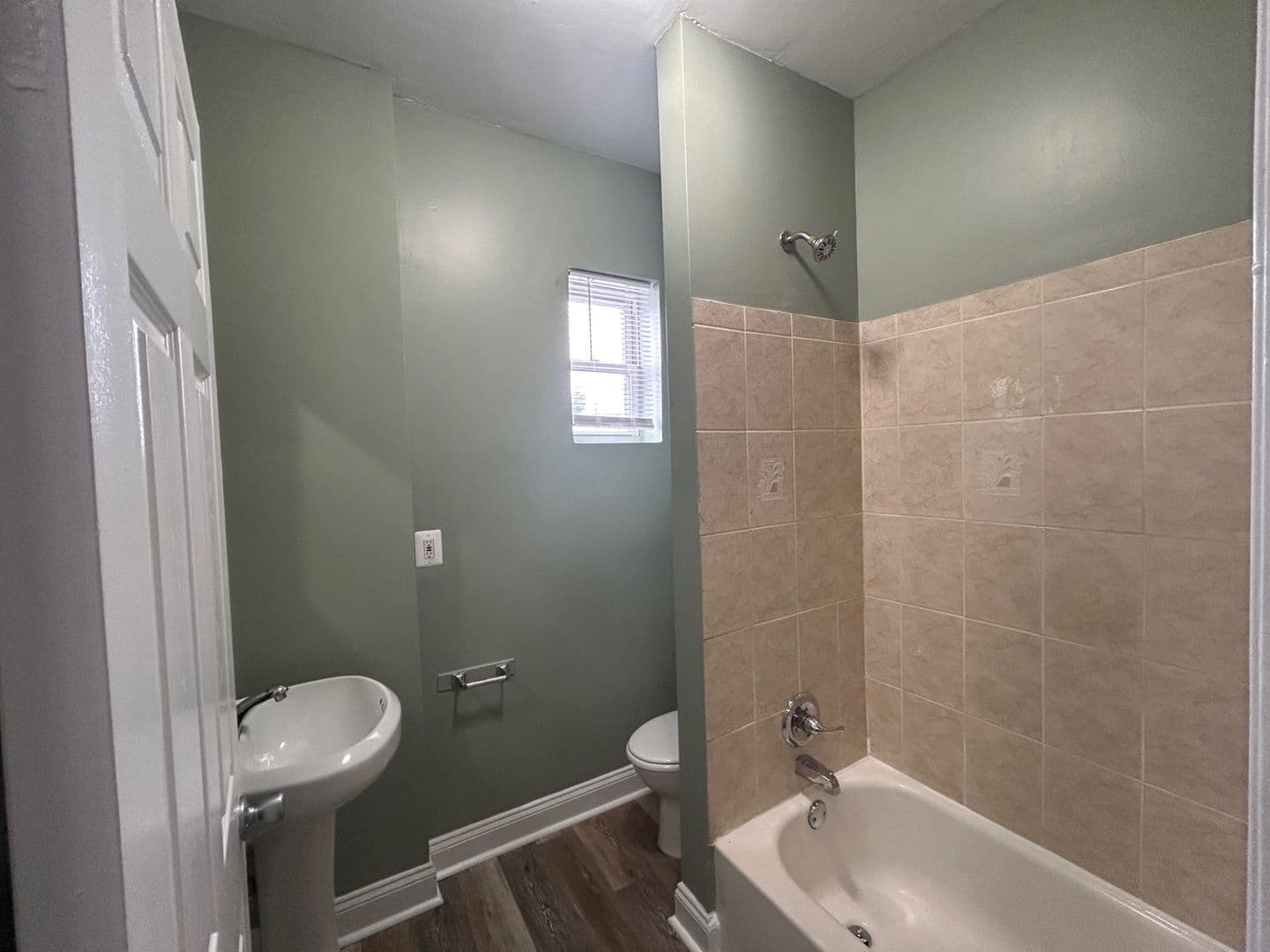 Baltimore House: 2810 E Monument St