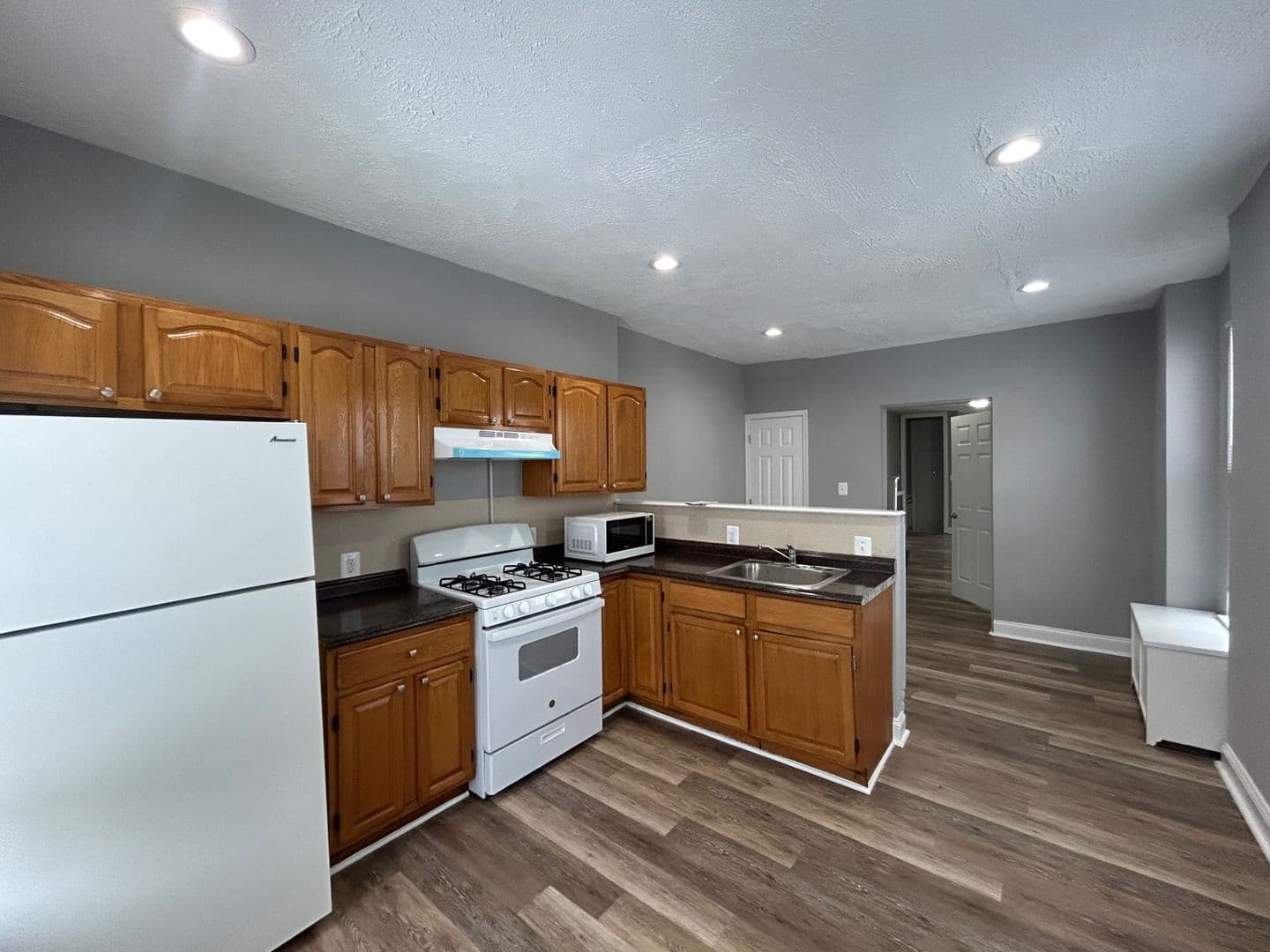 Baltimore House: 2810 E Monument St