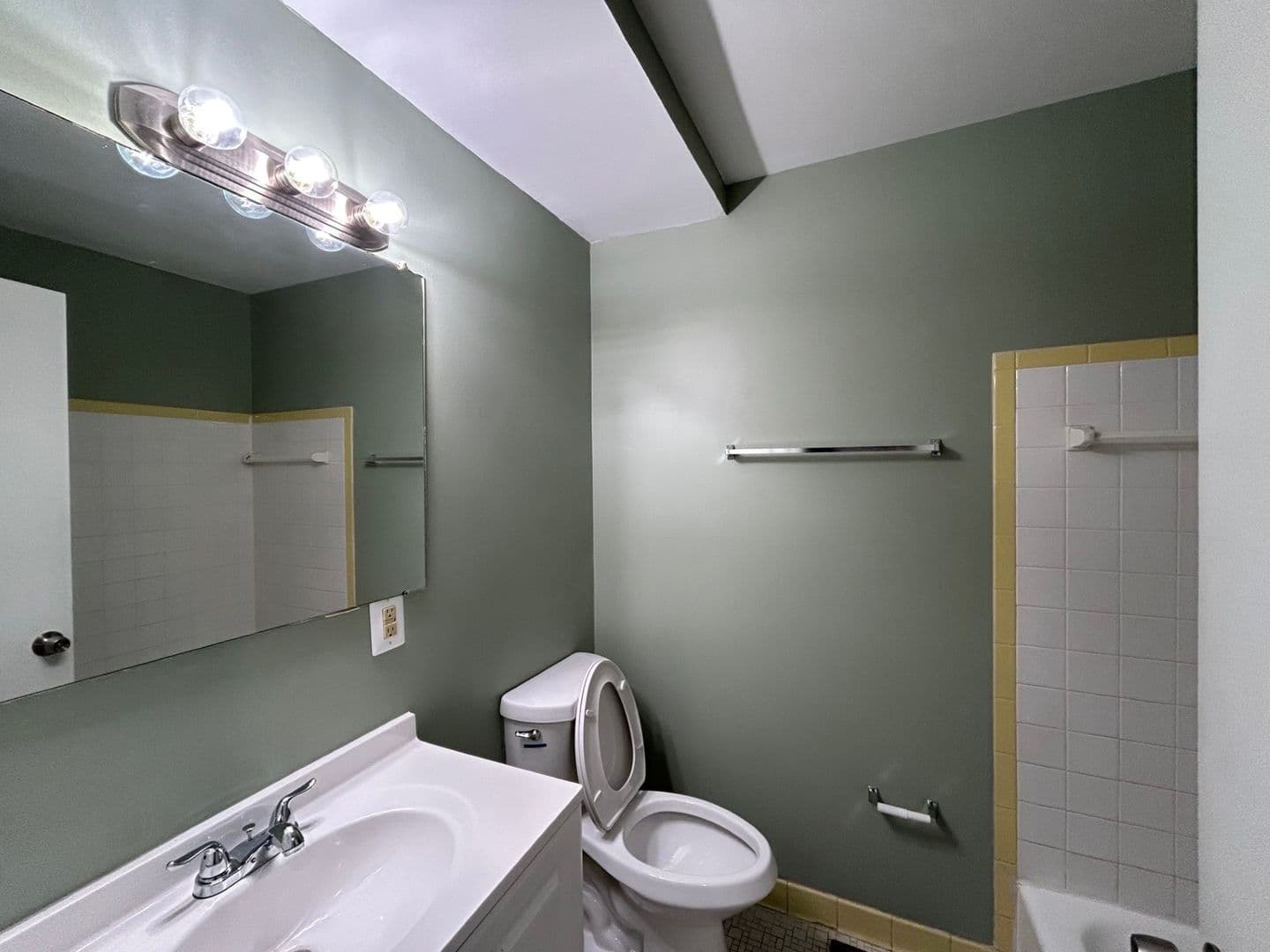 Baltimore Apartment: 6001 Park Heights Ave