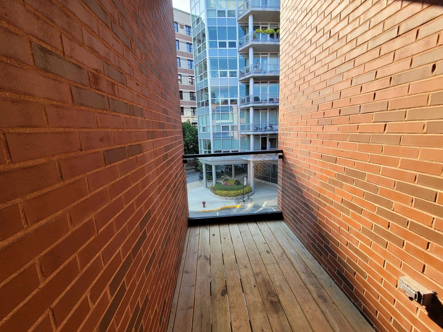 Chicago Apartment: 853 N. Larrabee