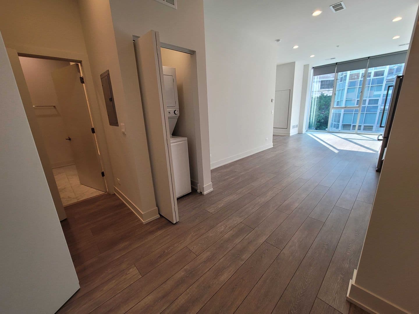 Chicago Apartment: 853 N. Larrabee