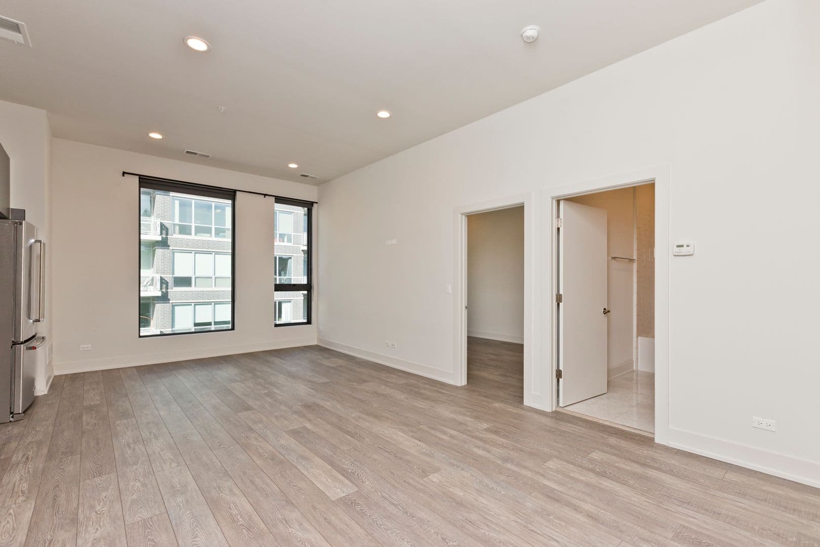 Chicago Apartment: 853 N. Larrabee