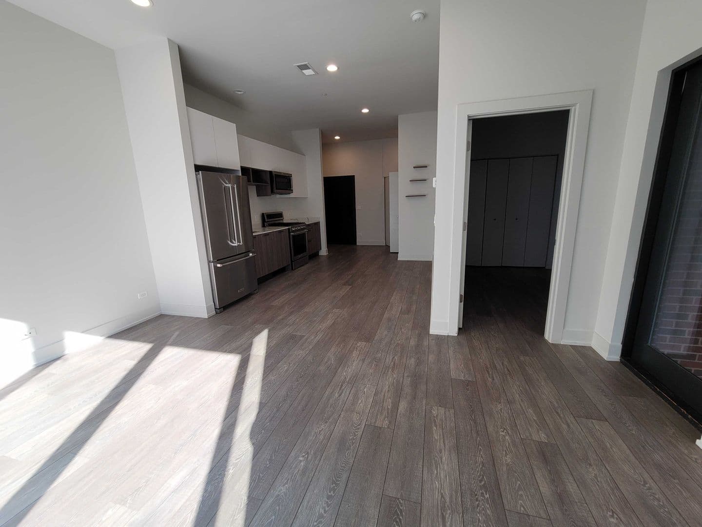 Chicago Apartment: 853 N. Larrabee